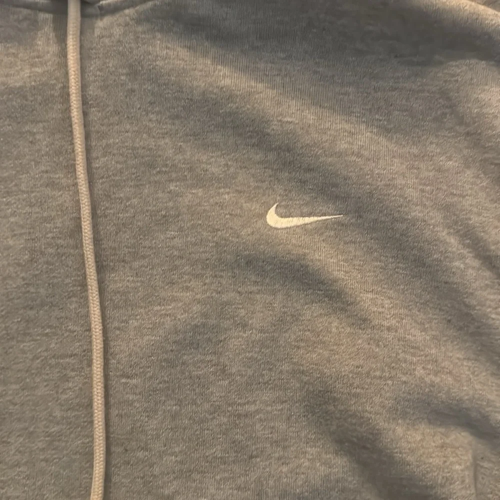 Nike Standard Issue Hoodie - Picture 2 of 6